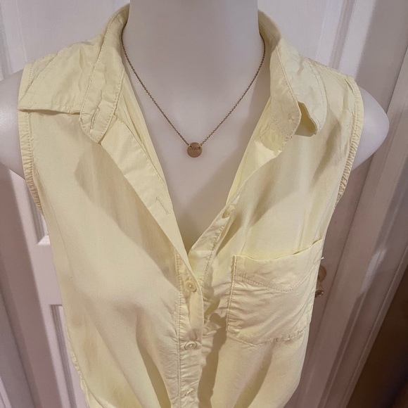 BeachLunchLounge Women’s Pale Yellow Sleeveless Button Down Tie Waist Shirt XS - Picture 7 of 8